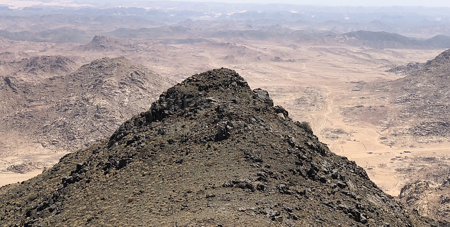 jabal maqla blackened peak